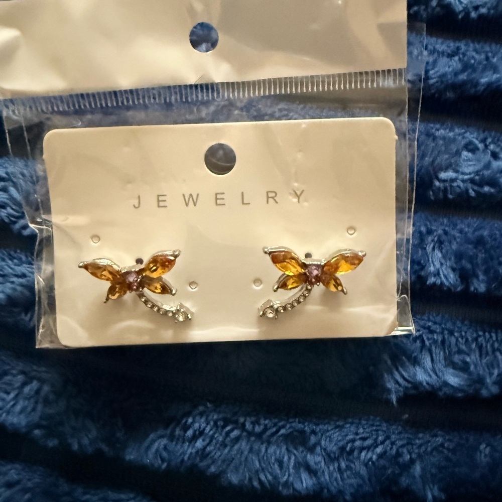 ☃️Dragonfly Earrings with Yellow and Silver Accents - Picture 2 of 2